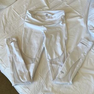 Alo Yoga mash side white legging size XS